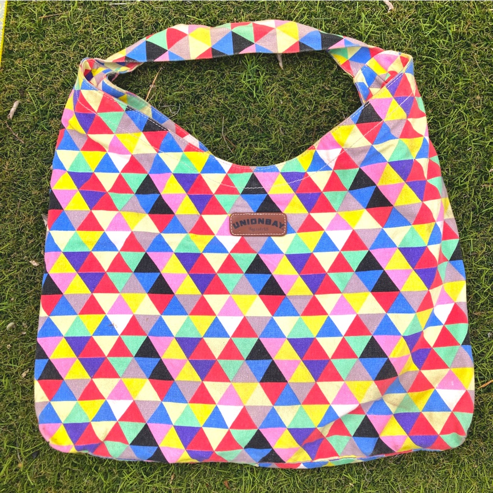 Union Bay Colorful Bag Purse Eighties Style, Triangle Pattern Print